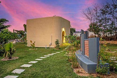 Urvi Terra Luxe Suite | Pet & Eco-friendly Farmstay With Garden, Common Pool & Games Zone – 1 bedroom villa in Bengaluru, Karnataka