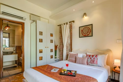 The Jazminn Earthroom | 3-BHK Pet-friendly Apartment with Shared Sit Out Area | Near Bengaluru Palace – 3 bedroom villa in Bengaluru, Karnataka