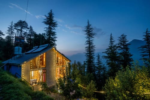 Jibhi Peaks Duplex Cottage With A Hot Tub