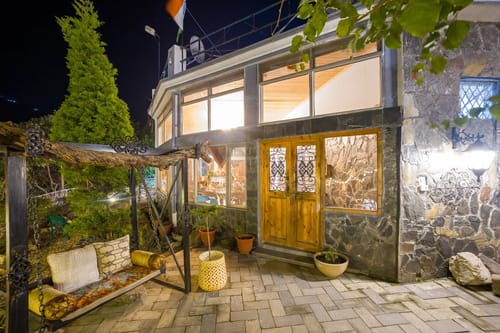 Zephyr Sierra | 2-BHK Hillside Villa With Common Pool, Gym & Restro – 2 bedroom villa in Mussoorie, Uttarakhand