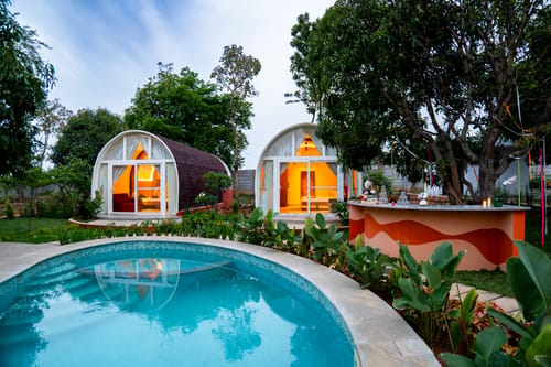 Tanira Farms Moonrise | Contemporary Pet- friendly Igloo Cottage with Pool, Bar and Garden – 1 bedroom villa in Bengaluru, Karnataka