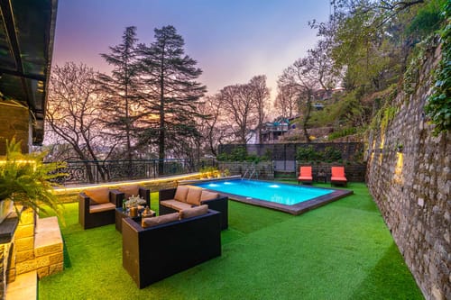 Paris Villa W/ Outdoor Pool