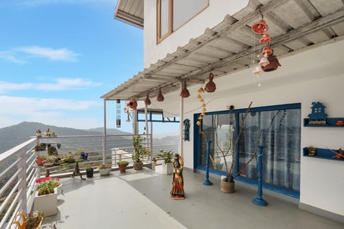 Cloudcatcher | 4-BHK Pet-Friendly Villa With Outdoor Seating & Valley View – 4 bedroom villa in Kasauli, Himachal Pradesh