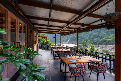 Granny’s Den | 1 Pet-friendly Artistic Hut With Shared Pool, Restaurant & Gazebo by the River – 1 bedroom villa in Dehradun, Uttarakhand