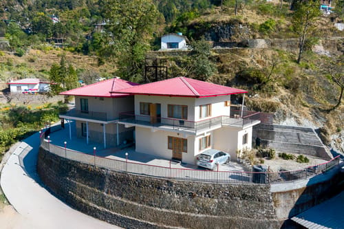 Vyasa | 3-BHK Cottage With Private Balcony & Hill Views | 5 mins From Mussoorie Lake – 3 bedroom villa in Mussoorie, Uttarakhand