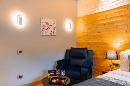 The Retreat Villa | 4-BHK Hillside Retreat with Indoor Pool, Jacuzzis | Near Kasauli Hill Station – 4 bedroom villa in Kasauli, Himachal Pradesh