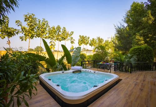 Dacha | Serene 3-BHK Escape With Garden, Jacuzzi  & Outdoor Bar – 3 bedroom villa in Delhi-ncr, Haryana