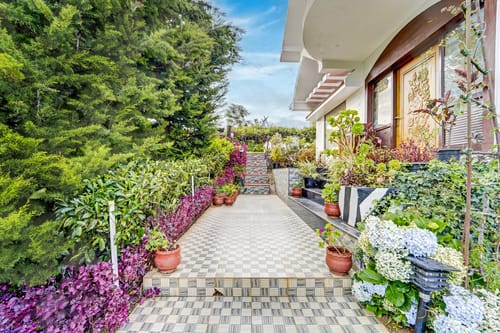 Heaven Hill View | Elegant 2-BHK Hill Retreat With Garden & Balcony – 2 bedroom villa in Ooty, Tamil Nadu
