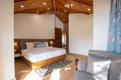 Sepia @ Oakwood Manor – 2 bedroom villa in Shimla, Himachal Pradesh