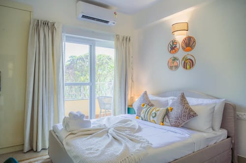 Veera Marina | Elegant 1-BHK Apt With Common Pools, Gym & Lift  – 1 bedroom villa in North Goa, Goa
