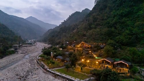 Granny’s Den | 1 Pet-friendly Artistic Hut With Shared Pool, Restaurant & Gazebo by the River – 1 bedroom villa in Dehradun, Uttarakhand