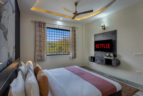 KV Ventures Mirage | 3-BHK Villa With Common Pool, Garden, Gazebo & Sit-Out Area  | Pet-Friendly – 3 bedroom villa in Delhi Ncr, Delhi