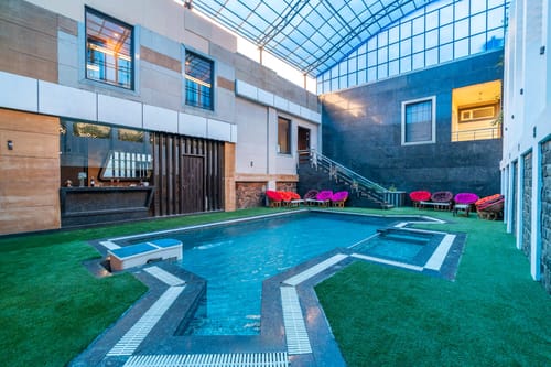 Wandering Vines W/Indoor Pool - Sohna