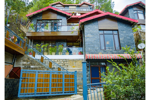 Kasauli Woods Cottage | Hillside 3-BHK Retreat With Outdoor Lounge, Balcony & Scenic Views