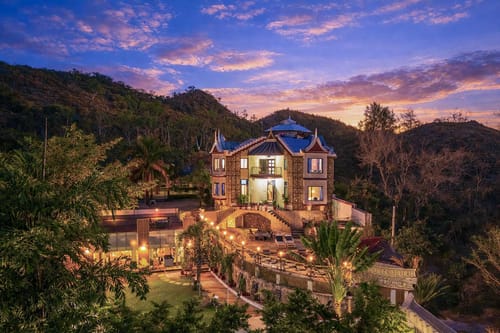 Blue Marble – 5 bedroom villa in Udaipur, Rajasthan