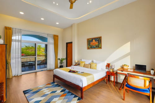 Vaikunth Villa | 3 BHK Getaway with Rooftop Pool, Sit-out Area, Jacuzzi, Scenic Lake & Hill Views – 3 bedroom villa in Udaipur, Rajasthan