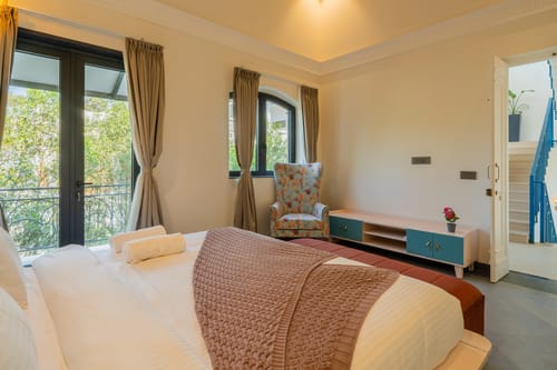 Laguna Camellia | Opulent 4-BHK Getaway Near Popular Beaches With Private Pool, Balcony & Indoor Bar