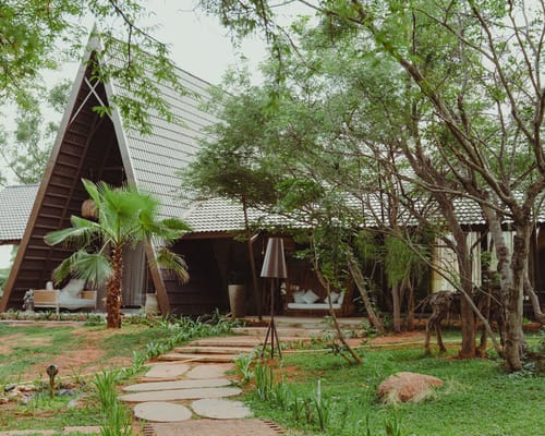 Bali Bay Cemara | 2-BHK Villa Set on 2 Acres with Shared Pool, Jacuzzi, Firepits & Bar Lounge – 2 bedroom villa in Bengaluru, Karnataka