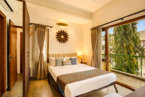 The Jazminn Alloyhall | 3-BHK Pet-friendly Apartment with Balcony | Near Bengaluru Palace – 3 bedroom villa in Bengaluru, Karnataka