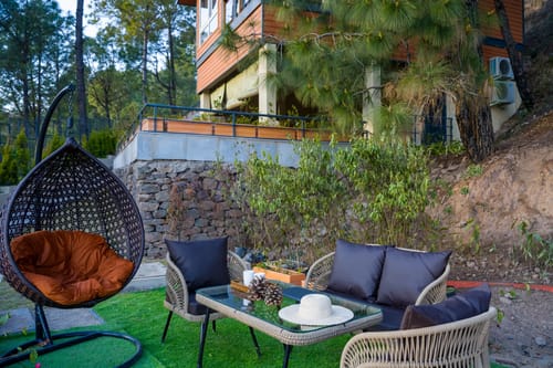 Sirmour Baag Scarlet | A Hillside Pet-Friendly Cottage With Restro & Garden