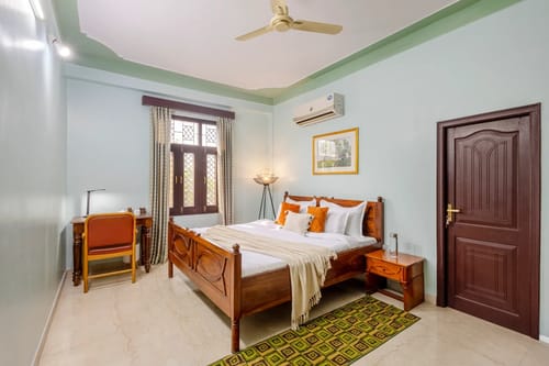 Abhimanyu Mansion Sapphire | 4-BHK Heritage Haveli With Outdoor Dining Area & Garden in City Centre – 4 bedroom villa in Udaipur, Rajasthan