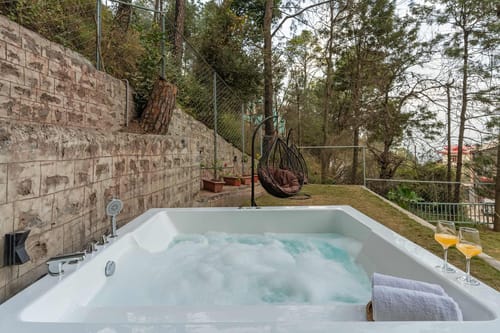 Pinecrest Manor – 4 bedroom villa in Kasauli, Himachal Pradesh