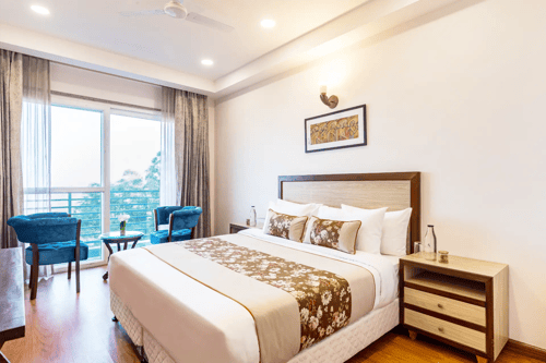 Skyline Grove | Stylish 3-BHK Apt With Scenic Views – 3 bedroom villa in Kasauli, Himachal Pradesh