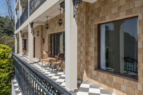 1 Room @ Pine Estate w/ Complimentary Breakfast – 1 bedroom villa in Shimla, Himachal Pradesh