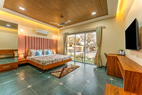 The Rising Sun – 6 bedroom villa in Karjat, Maharashtra