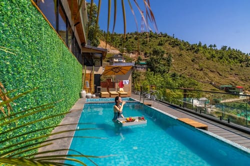 The English Country House | Elizabeth Lodge