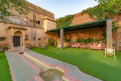 Khohar Haveli - Gurgaon W/ Breakfast Included