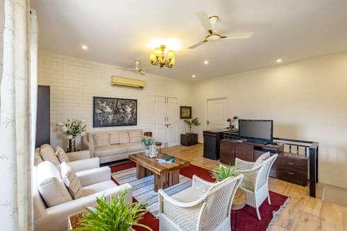 Dacha | Serene 3-BHK Escape With Garden, Jacuzzi  & Outdoor Bar – 3 bedroom villa in Delhi-ncr, Haryana
