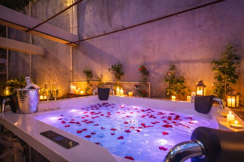 Thelma & Louise  W/ Outdoor Jacuzzi – 6 bedroom villa in Kasauli, Himachal Pradesh