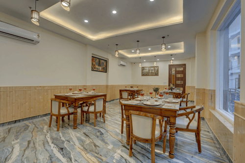 Serene Woods Hotel | 1-Room Escape With Hill Views & In-House Restro – 1 bedroom villa in Kasauli, Himachal Pradesh