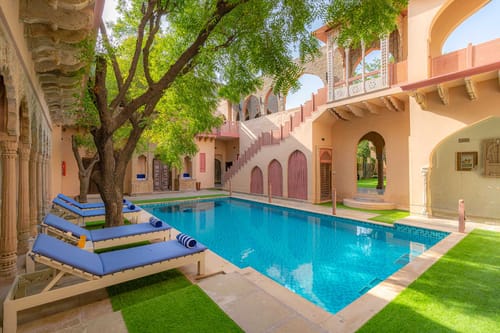 Khohar Haveli - Gurgaon W/ Breakfast Included