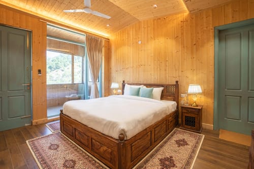Moon @ Aykon Estate W/ Outdoor Pool – 2 bedroom villa in Kasauli, Himachal Pradesh