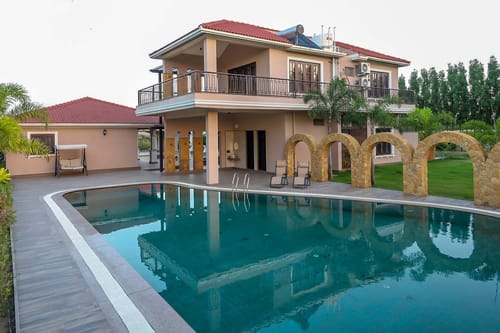 2 Rooms @ Desert Palms