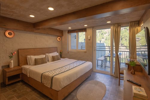 Lakefront Escape | Charming 2-room Suite with Sit-out area, Lake Views & Outdoor deck – 2 bedroom villa in Nainital, Uttarakhand