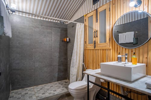 Everest Base Camp – 7 bedroom villa in Mussoorie, Uttarakhand