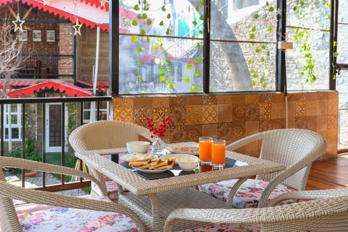 Farsauli 1°| Pet-friendly 3-BHK Hillside Getaway With Gazebo & Balcony – 3 bedroom villa in Nainital, Uttarakhand
