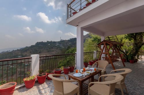 Amara Dawn | 4-BHK | Near Nainital Lake | Hill Views | Pet friendly  – 4 bedroom villa in Nainital, Uttarakhand