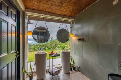 Leopard's Creek w/ Pool – 4 bedroom villa in Kasauli, Himachal Pradesh