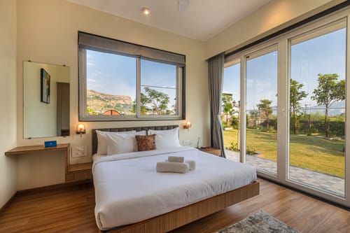 Nimishka Villa | 5-BHK Haven With Pvt Pool, Lavish Garden & Scenic Views – 5 bedroom villa in Lonavala, Maharashtra