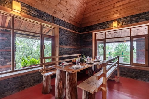 Suro Woodbine Chalet | Pet-friendly Suite With A Balcony, Restaurant & Outdoor Seating – 1 bedroom villa in Shimla, Himachal Pradesh