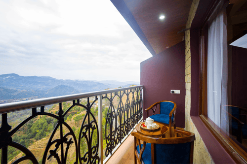 Pine Shadow Flamingo | Pet-friendly Hilltop Suite With Panoramic Views & Restaurant – 1 bedroom villa in Shimla, Himachal Pradesh