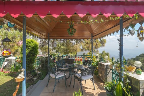 Aaram Bagh | Pet-friendly 4-BHK Escape Amid Pine Forests with Valley Views Near Kasauli – 4 bedroom villa in Kasauli, Himachal Pradesh