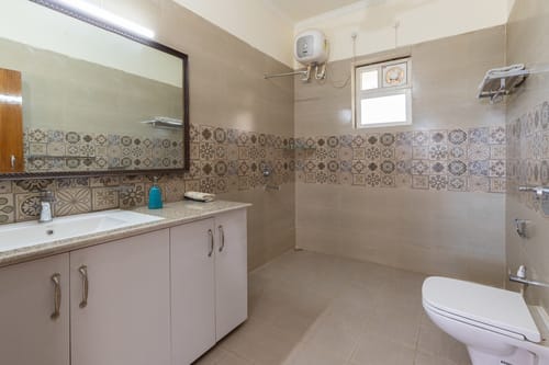 Room 4 @ The Silver Oaks Cottage – 1 bedroom villa in Dehradun, Uttarakhand