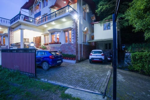The Meadow | Elegant 3-BHK Hill Retreat With Entertainment Lounge & Terrace – 3 bedroom villa in Nainital, Uttarakhand