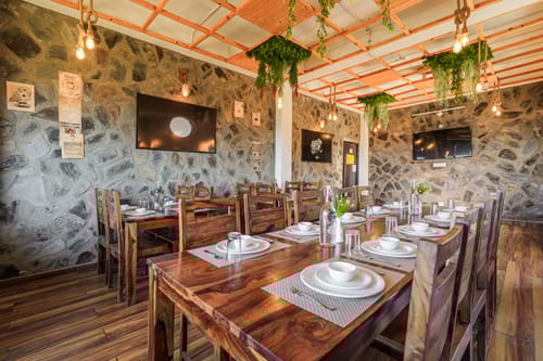 Stone Age | 1-Suite with Restaurant, Reception and Garden