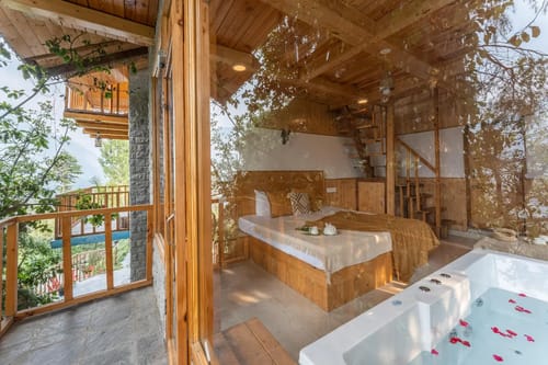 Jibhi Peaks Duplex Cottage With A Hot Tub